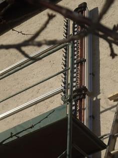 Tubes solaire en façade et relève chaudière fioul Tubes solaire en façade et relève chaudière fioul